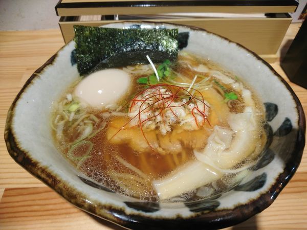 「鮮魚醤油らーめん700円＋半熟煮玉子100円」@鮮魚麺 海里の写真