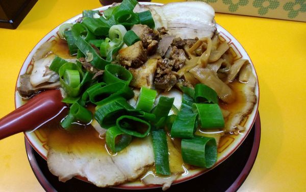 「チャーシュー麺・中盛」@麺屋7.5Hz+ 梅田店の写真