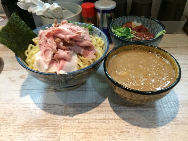 「つけ麺(大) ＋ マグロ丼」@中華そば 四つ葉の写真