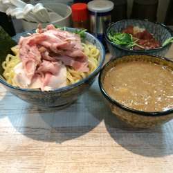 つけ麺(大) ＋ マグロ丼