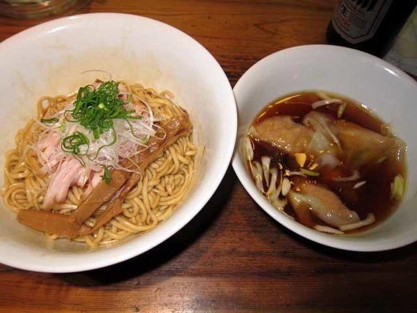 「鶏油そば（ワンタンスープ付）　900円」@ラーメン屋 トイ・ボックスの写真