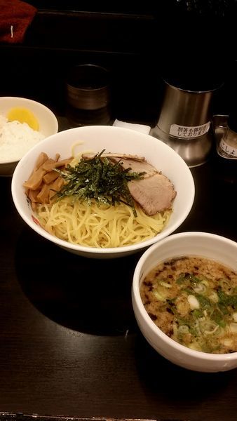「つけそば（中盛）830円、ライス半盛無料」@京都銀閣寺 ますたにラーメン 日本橋本店の写真