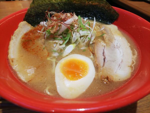 「赤味噌豚そば、麺硬め（920円)」@開花屋 楽麺荘 御在所SA店の写真