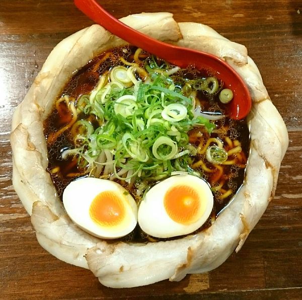 「希望軒ブラック チャーシュー大盛 味玉」@希望軒 新宿三丁目店の写真