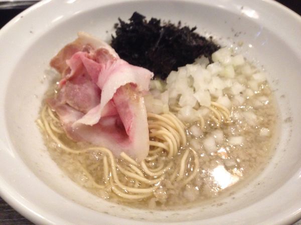 「燕三条煮干蕎麦 ハーフ」@灰汁中華 丿貫 福富町本店の写真