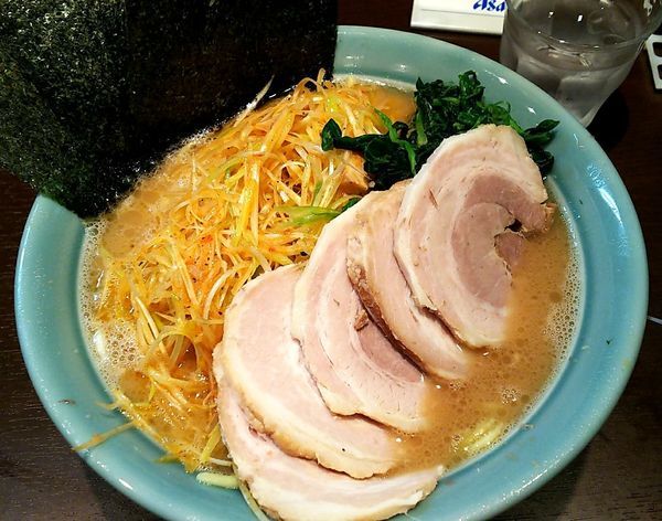 「ラーメン(中) 辛ネギ&チャーシュー 1200円」@横浜家系らーめん いずみ家の写真