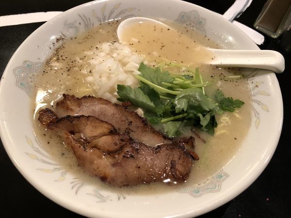 「塩鶏白湯＠８００円」@ラーメン酒場 藤桜の写真