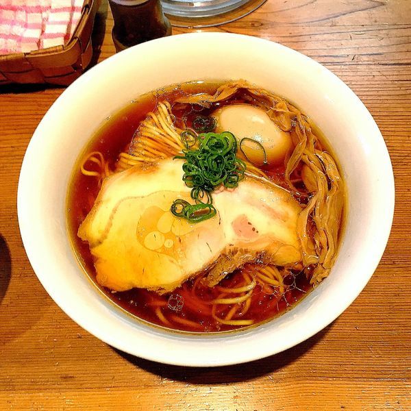 「味玉醤油ラーメン 850円」@ラーメン屋 トイ・ボックスの写真