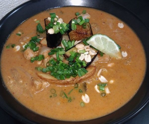 「【限定】マッサマンカレーめん　１０００円」@自家製麺SHINの写真