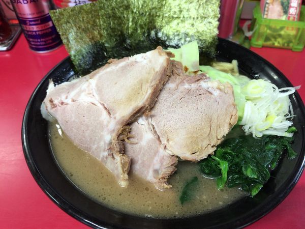 「キャベチャー＋1まい ラーメン並 850円」@家系ラーメン 藤澤家 鴨宮店の写真