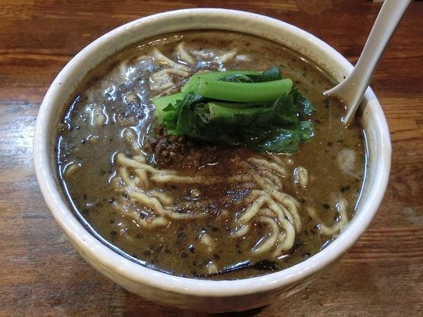「太ちぢれ麺の黒ゴマ担担麺大盛」@茅ヶ崎ひだまり食堂の写真