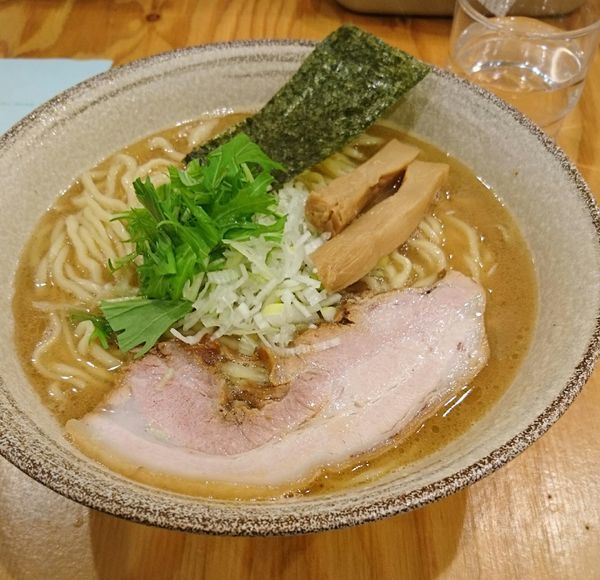 「芳醇らーめん 平麺 大盛」@麺屋くおん 上里店の写真