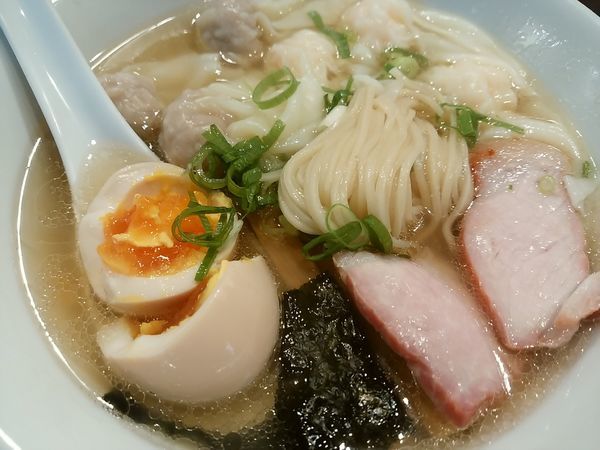 「特製ワンタン麺味付玉子」@八雲の写真