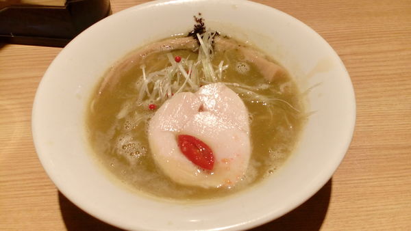 「濃厚牡蠣白湯そば（850円）」@煮干し中華そば 一燈の写真