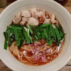 牛モツにらぁめん