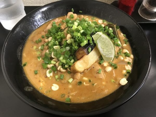 「限定マッサマンカレーめん」@自家製麺SHINの写真