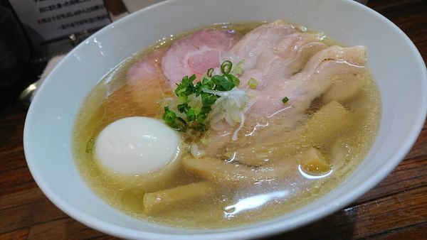 「しおらーめん 全部のせ」@町田汁場 しおらーめん進化 町田駅前店の写真
