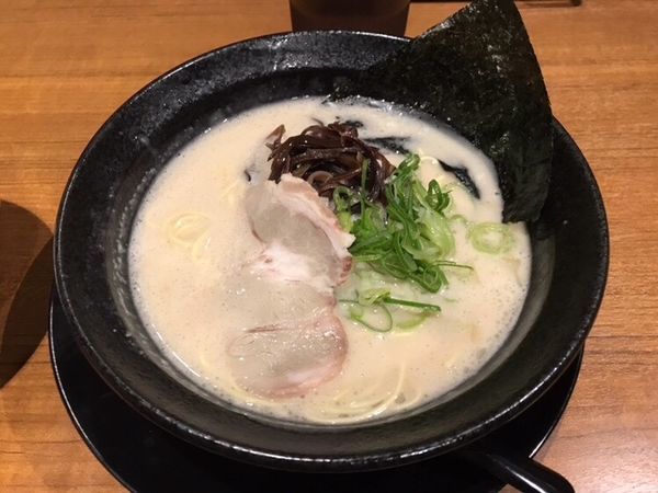 「白豚骨」@熟成豚骨らーめん 木村屋の写真