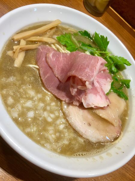 「【限定】さつま若軍鶏と平子煮干の濃厚中華そば ￥880」@寿製麺よしかわ 川越店の写真