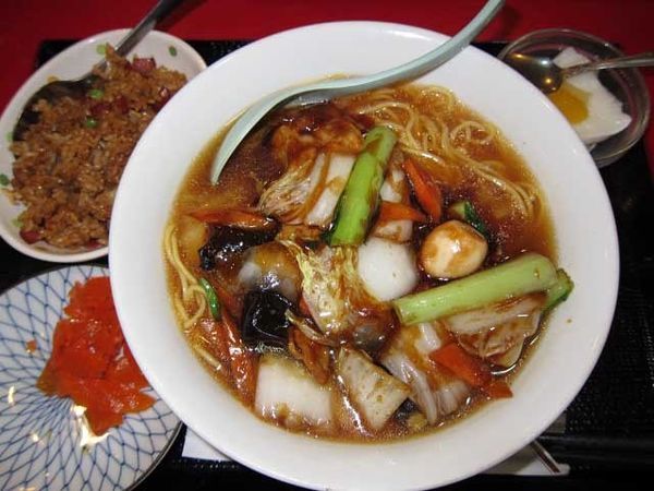 「五目湯麺＋半チャーハン　650円（ランチ）」@花彫酒家の写真