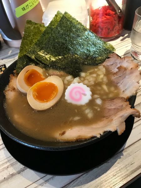 「濃厚ラーメン（オプションサービス券特製増し）」@濃厚商店の写真