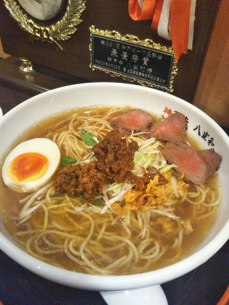 「black醤油 神戸牛ラーメン 840円」@八坐和の写真