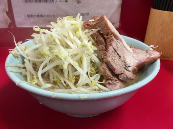 「ラーメン普通¥700+ヤサイ」@ラーメン二郎 歌舞伎町店の写真