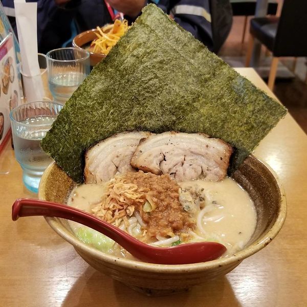 「江戸前味噌炙りチャーシュー２枚乗せ」@みそ屋 田所商店 WBG店の写真