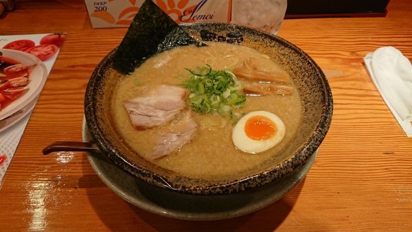 「豚骨醤油ラーメン ＋ミニチャーハン」@越後秘蔵麺 無尽蔵 六日町家の写真