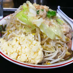 ラーメン+豚　ヤサイニンニクアブラ