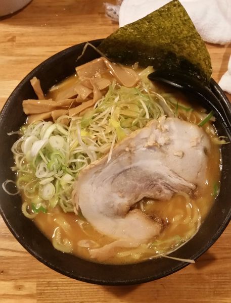「赤味噌ラーメン800円＋味つきネギ120円」@北海道ラーメン 月形の写真