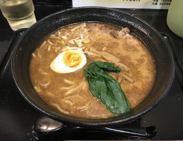 「黒ラーメン（豚骨魚介醤油）」@海人の写真