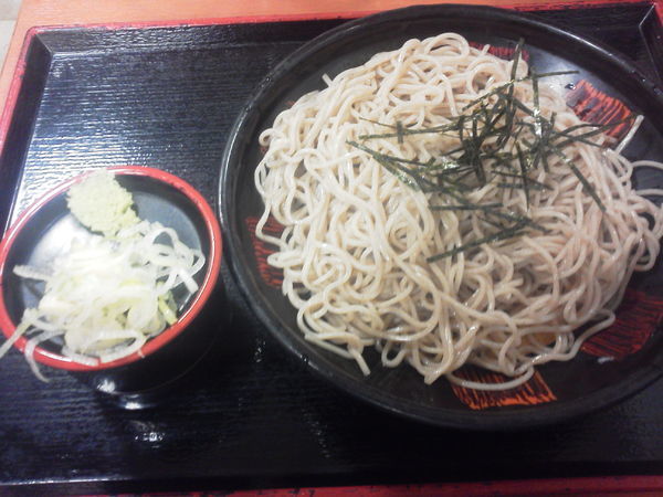 「ざるそば 330円」@いろり庵きらく Dila拝島店の写真