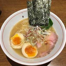 芳醇魚介鶏白湯特製らーめん