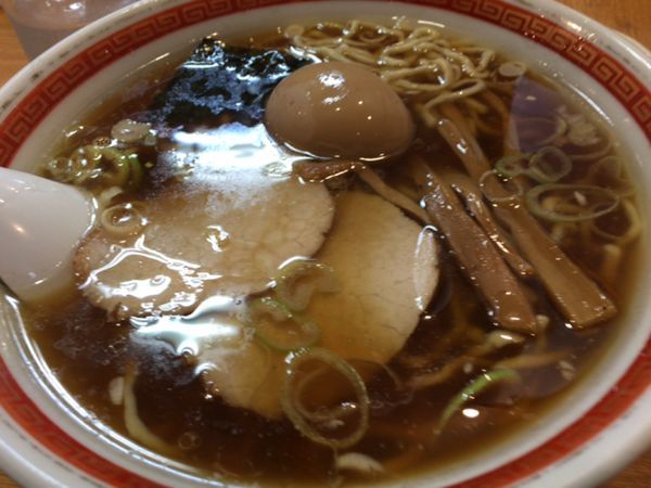 「中華そば(大盛り+味玉)」@春木屋 荻窪本店の写真