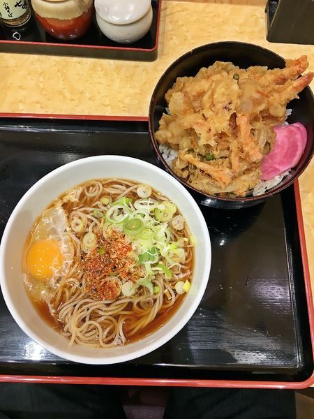 「天丼セット+生卵 ¥650」@小諸そば 新宿一丁目店の写真