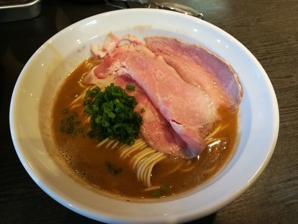 「二段仕込み海老味噌蕎麦900円+黒酢和え玉200円」@弘明寺丿貫の写真