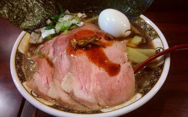 「特製すごい煮干しラーメン・中盛」@すごい煮干ラーメン凪 西新宿7丁目店の写真