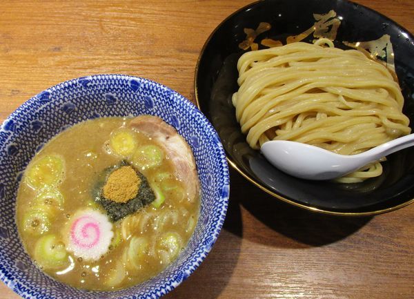 「つけめん（並盛）830円」@六厘舎 大崎店の写真