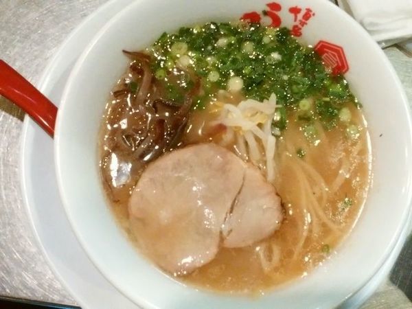 「源流博多ラーメン（1/2サイズ）」@うま馬 祇園店の写真