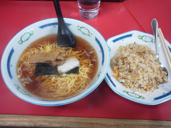 「半チャンラーメン 630円」@伊峡の写真
