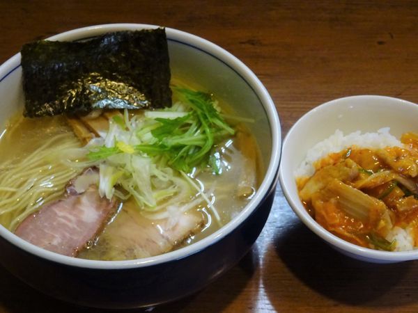 「ゆず香る白醤油らーめん 850円 ＋ 豚キムチご飯 150円」@麺処 びぎ屋の写真