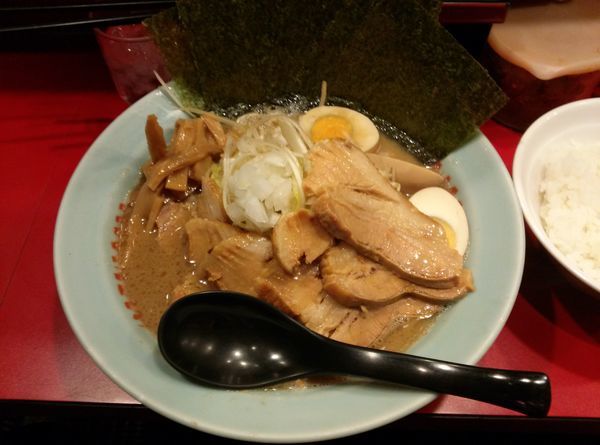 「得盛らーめん醤油」@長浜らーめん 世田谷店の写真