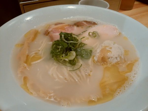 「芳香鷄白湯らーめん」@自家製麺 竜葵の写真