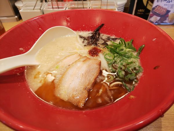 「赤丸新味、チャーハン小＆小玉替玉」@一風堂 川越インター店の写真