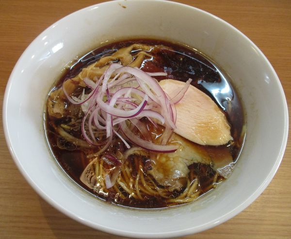 「醤油らぁめん　750円」@本格中華蕎麦 ゆるぎの写真