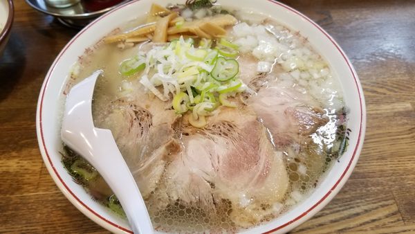 「国産肩チャーシューメン　大盛　塩」@らあめん 寸八 総本店の写真