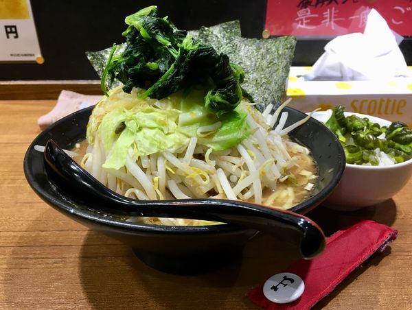 「ドカ盛り野菜ラーメン」@麺家 黒の写真