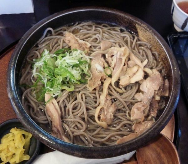 「冷たい肉そば大盛」@そば処 ひろの写真