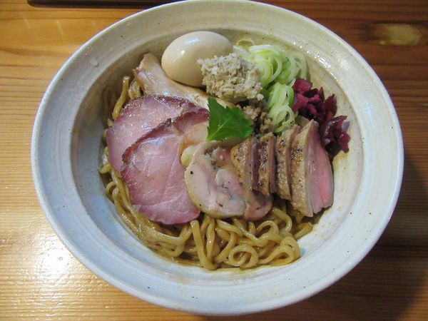 「鴨油そば（８５０円）＋特製トッピング」@はりけんラーメン 南店の写真